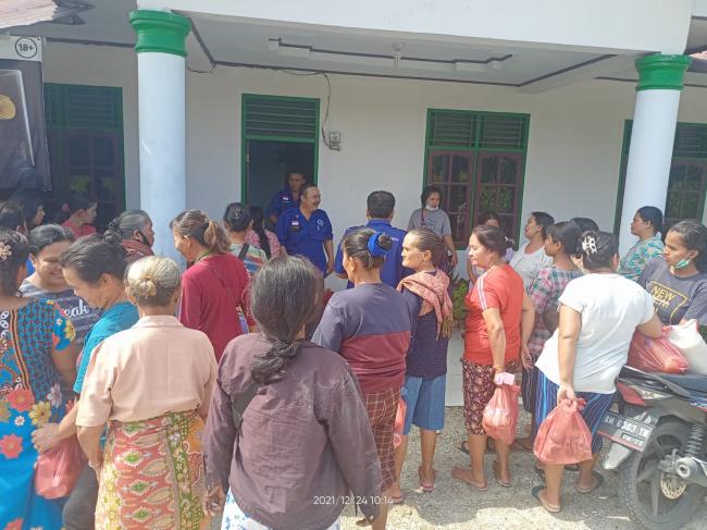 Laksanakan Jalinan Kasih Bantuan Natal, DPD SPI Siak Bagikan 80 Paket Sembako